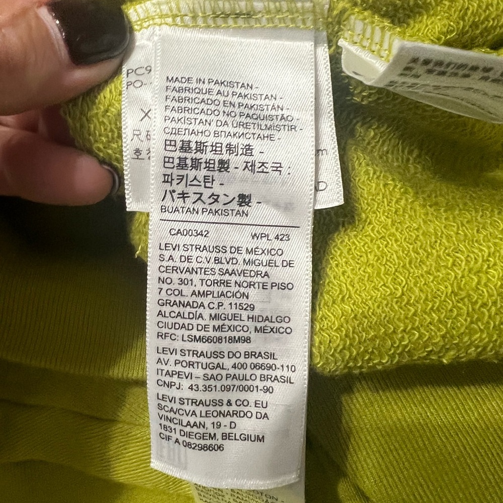 Levi's-Chartreuse Sweatshirt with Daisy Print NWT - Picture 10 of 10